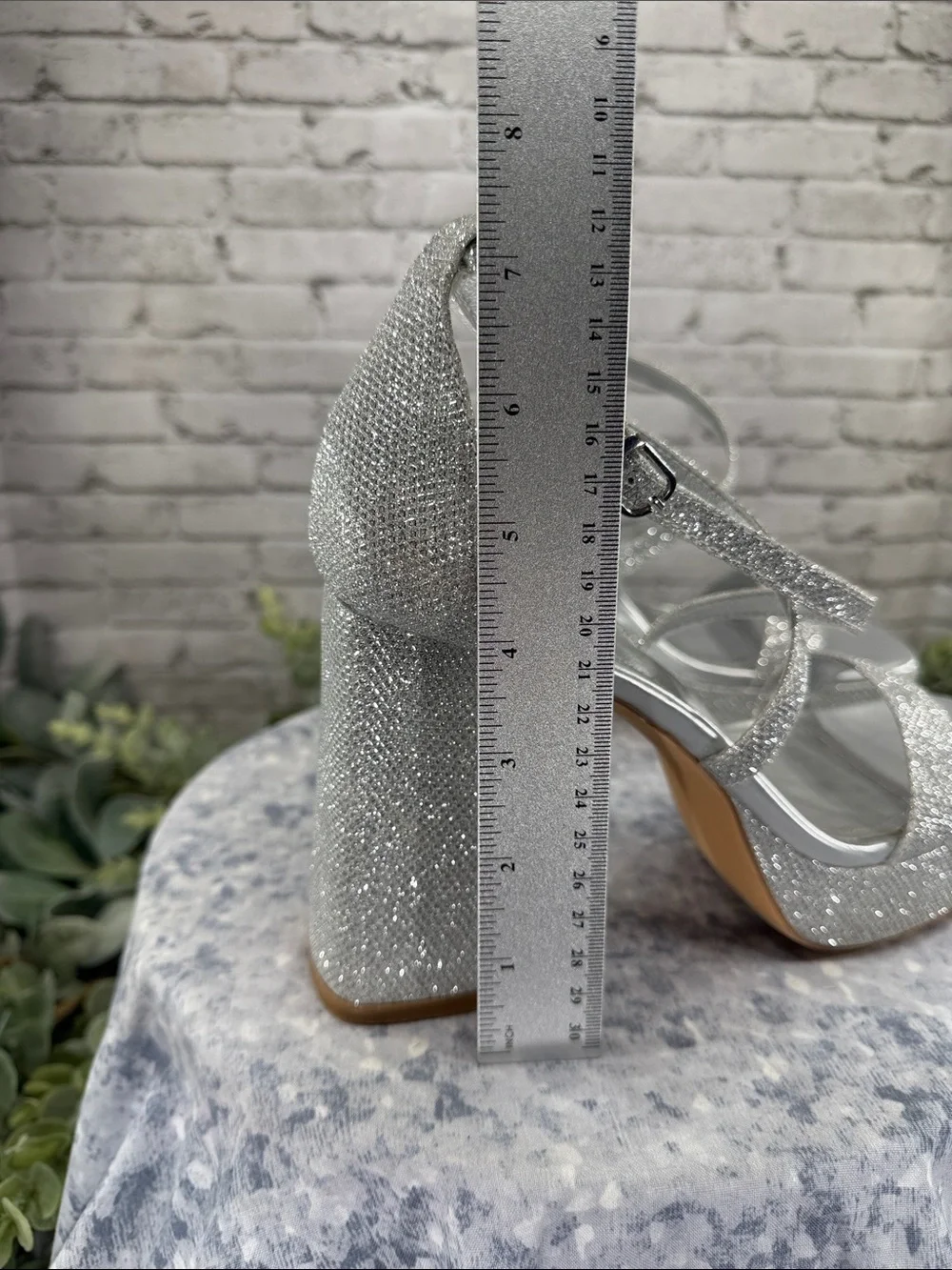 IDIFU “Fay” Silver Sparkle Square Toe Stack Heel Fashion Sandals WMS 7.5M 🩶 EUC